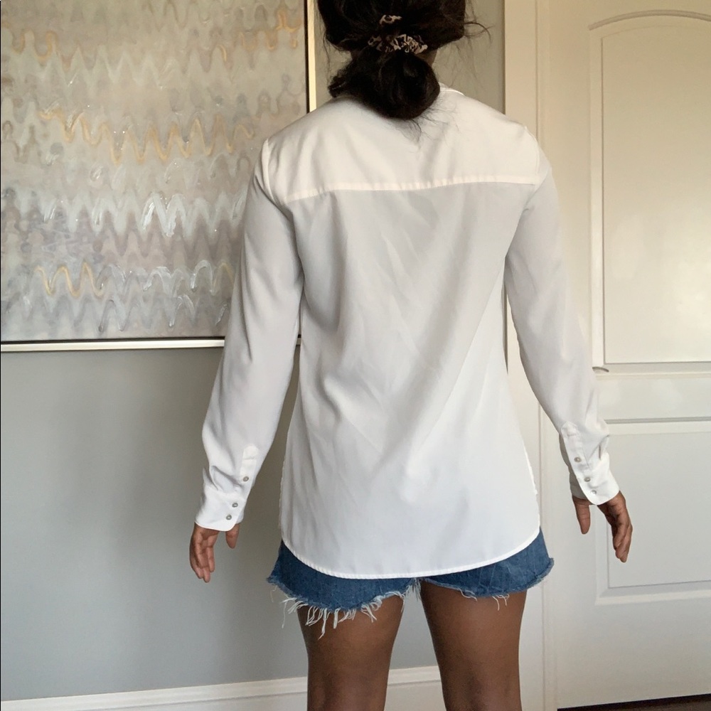 White blouse - Picture 3 of 8
